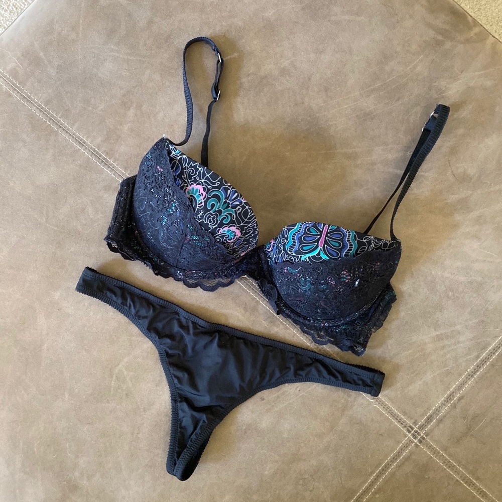 Black lace Push-up bra set